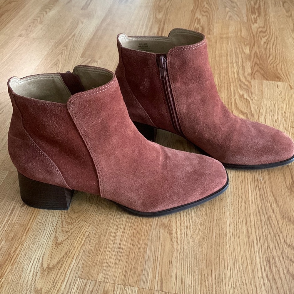 Lucky Brand Lilye Waterproof Suede Booties